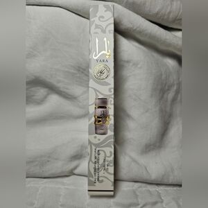 Yara "Eau de" White Version Scent Large Travel NIB